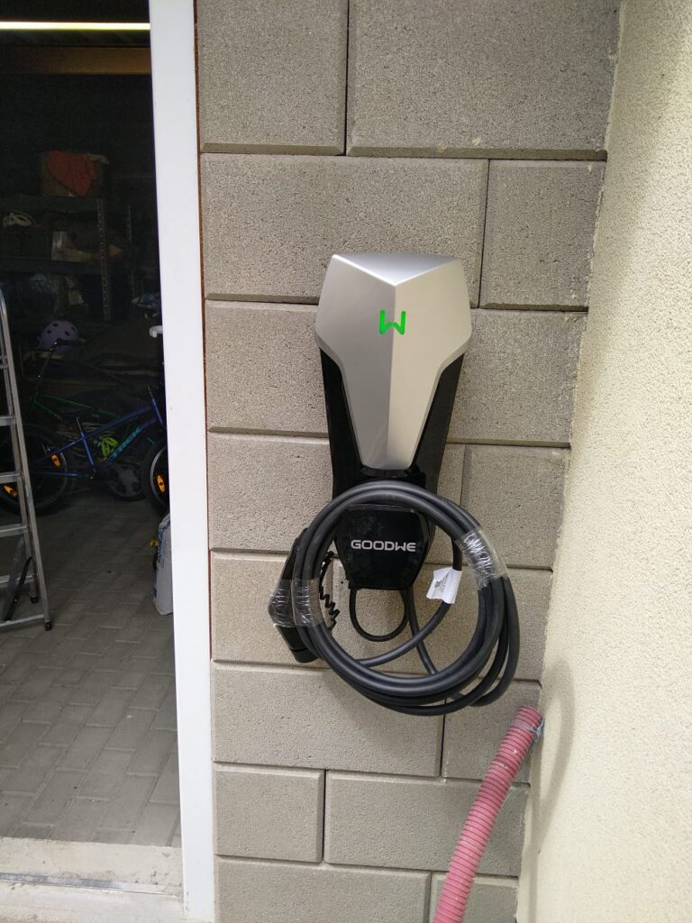 Hybridní elektrárna - Malé Přítočno - wallbox